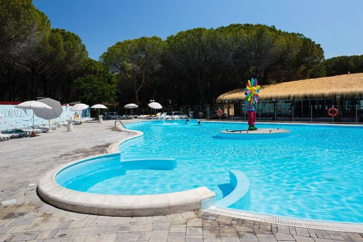 Camping für 4 Personen, mit Terrasse und Kinderpool sowie Pool in Marina di Bibbona - 3