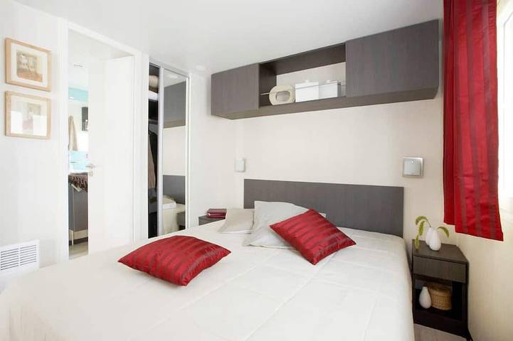 Gîte pour 4 personnes, avec Terrasse et Jardin ainsi que Piscine et Sauna à Saint-Privat-de-Champclos - 2