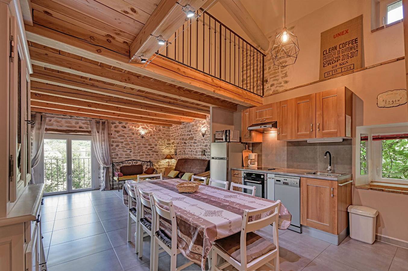 Gîte familial en Cévennes 2 à 18 personnes in Saint-Julien-les-Rosiers, Parc national des Cévennes