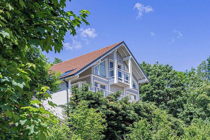 Maison de vacances pour 8 personnes, avec jacuzzi ainsi que jardin et balcon à La Bresse