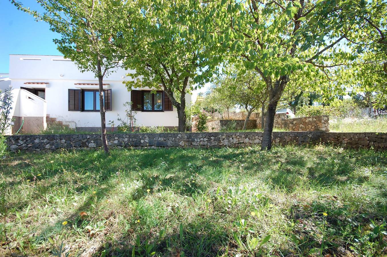 Entire holiday apartment, Holiday apartment for 4 people with terrace in Njivice, Krk