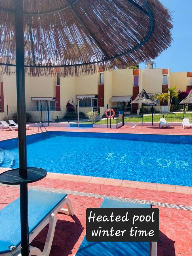 Bungalow para 4 personas, con terraza y piscina en Costa Adeje