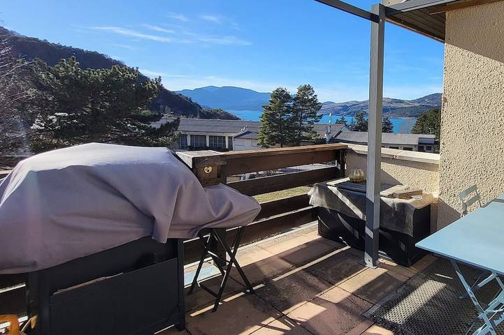 Apartamento entero, 1-bedroom apartment facing south with lake and mountain views, a 2-minute walk from the beach in Savines-le-Lac, Parque Nacional de los Ecrins