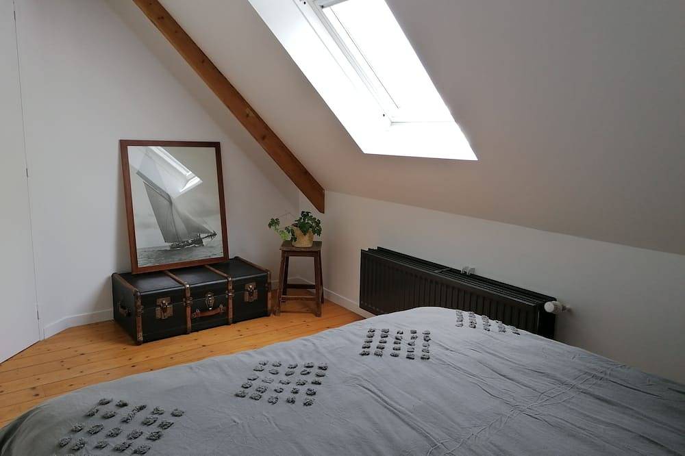 L'ancienne École du Village, Rénovée Avec Charme, Entre mer et Estuaire in Plougrescant, Pink Granite Coast