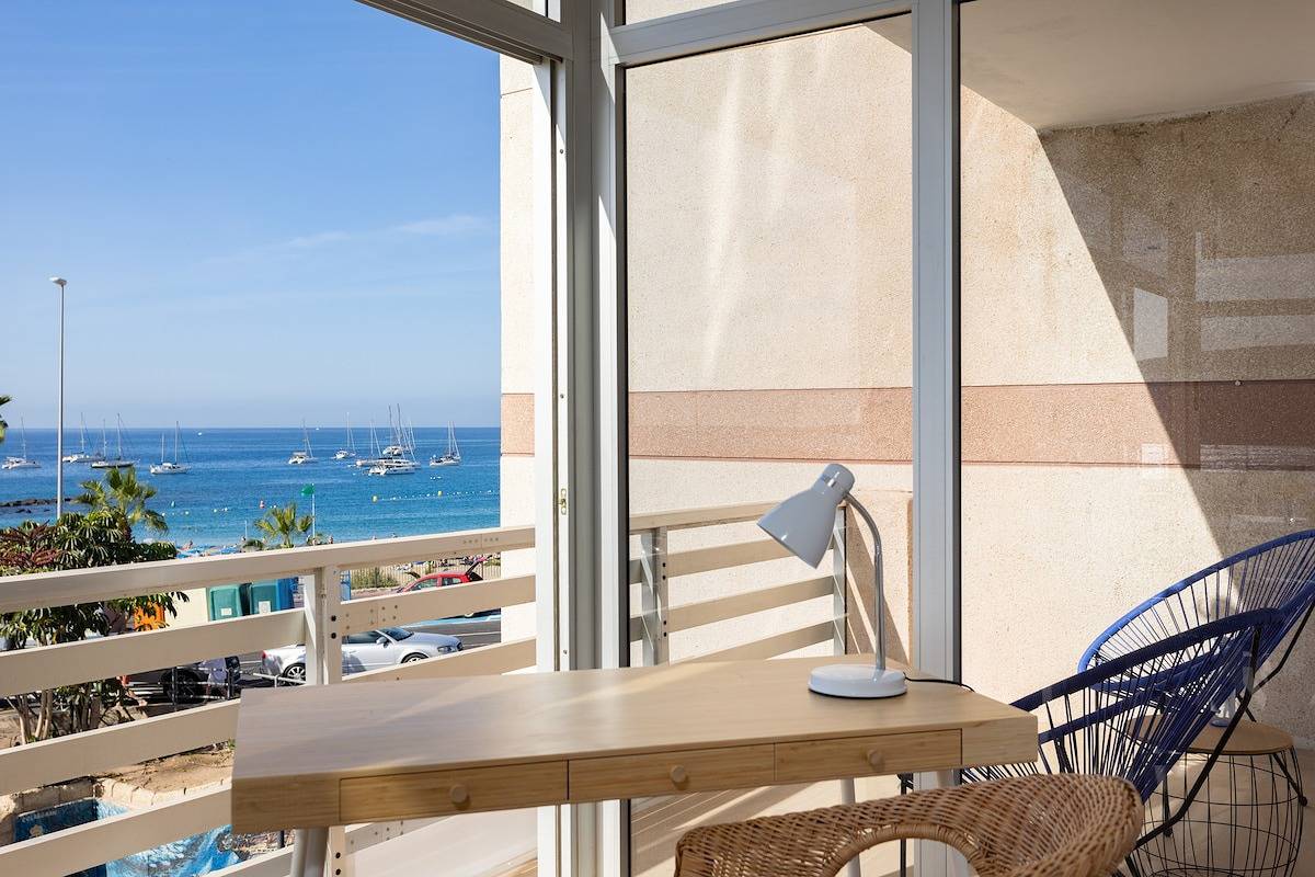 Entire apartment, Home2Book Beachfront Design&Views Los Cristianos in Los Cristianos, Arona