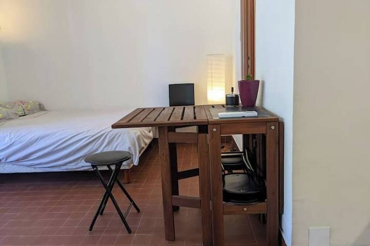 Appartement entier, Studio indépendant 35m2 face à l'étang et plage in Saint-Chamas, Côte méditerranéenne (France)