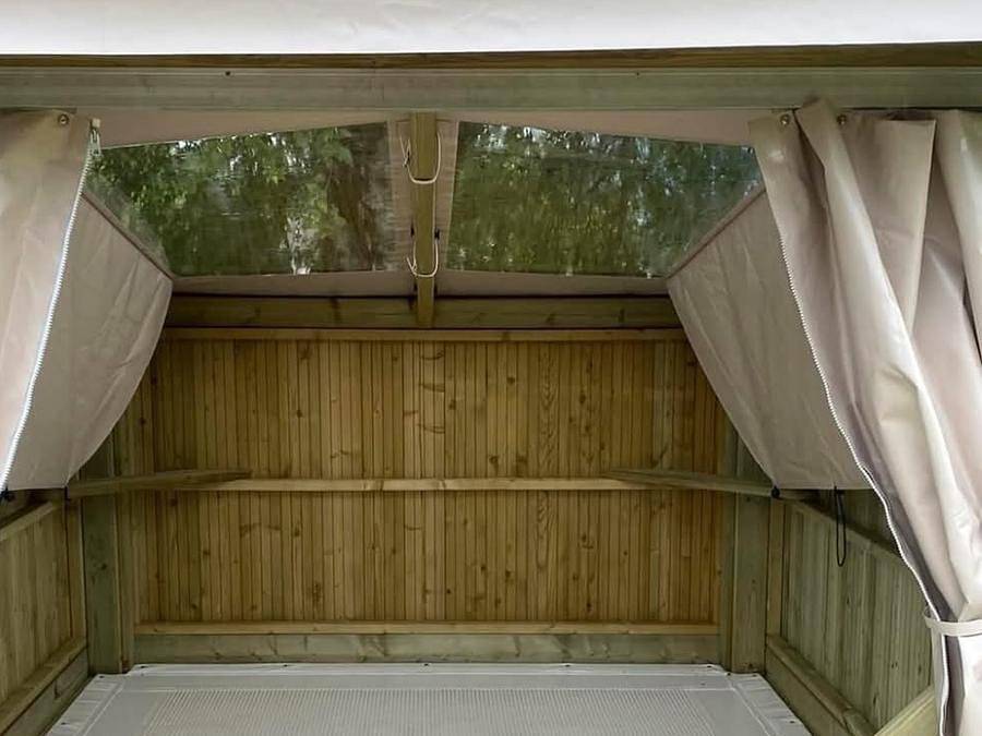 Camping La Chêneraie **** - Insolite 2 personnes - Hébergement minimaliste in Saint-Géry-Vers, Parc Naturel Régional des Causses du Quercy