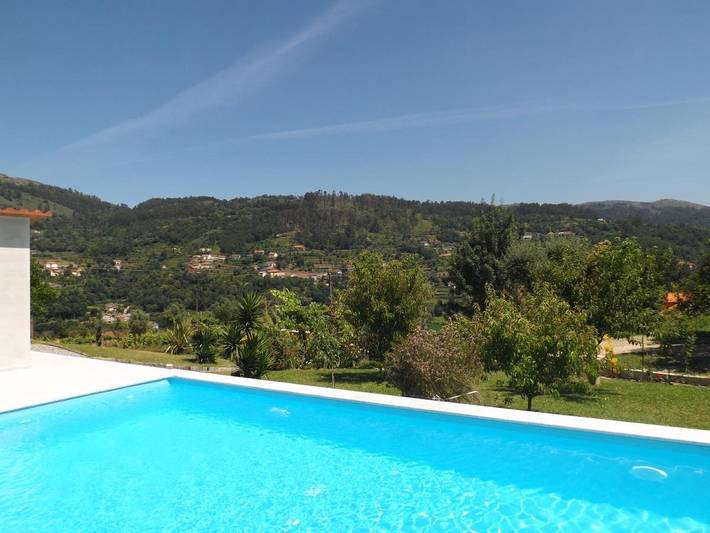 Location de vacances pour 6 personnes, avec jardin ainsi que piscine et vue dans Vila Verde - 3