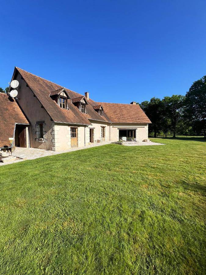 Villa pour 38 personnes, avec piscine et sauna ainsi que vue et jardin