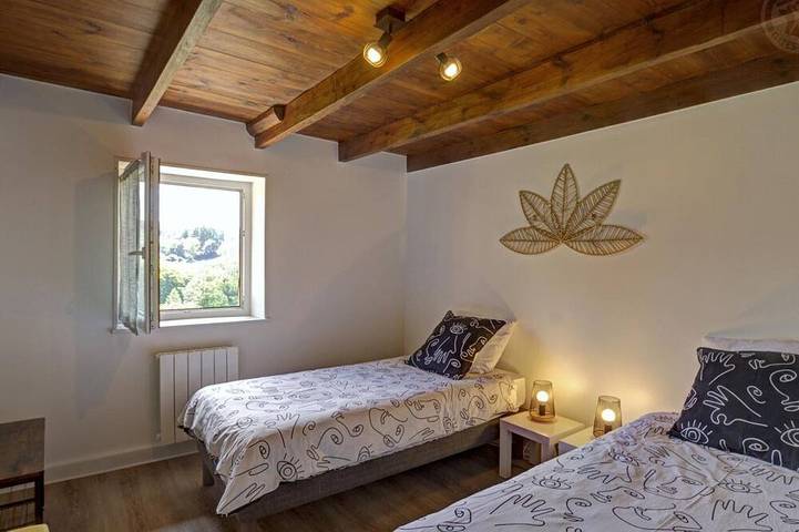 Gîte pour 6 personnes, avec jardin, animaux acceptés à Belmont-de-la-Loire - 4