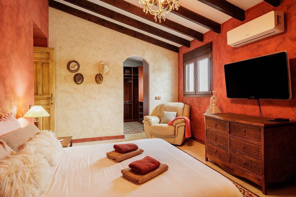 Casa rural 'La Sanadora' con piscina privada, Wi-Fi y aire acondicionado in El Saucejo, Provincia de Sevilla