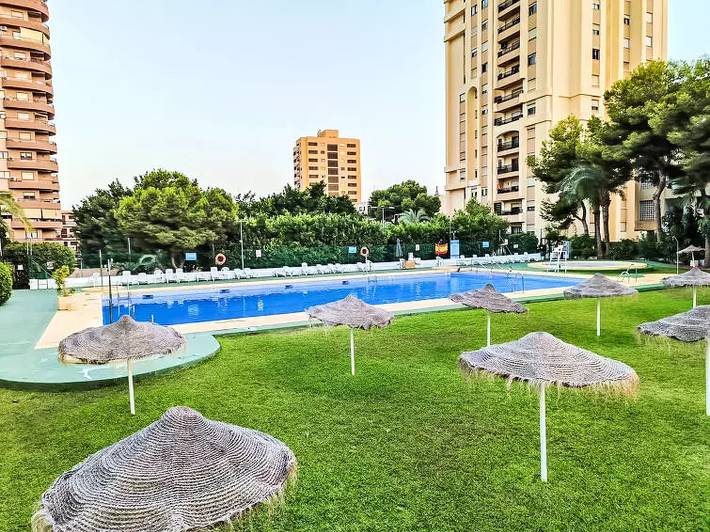Apartamento de vacaciones para 5 personas, con terraza y piscina - 1