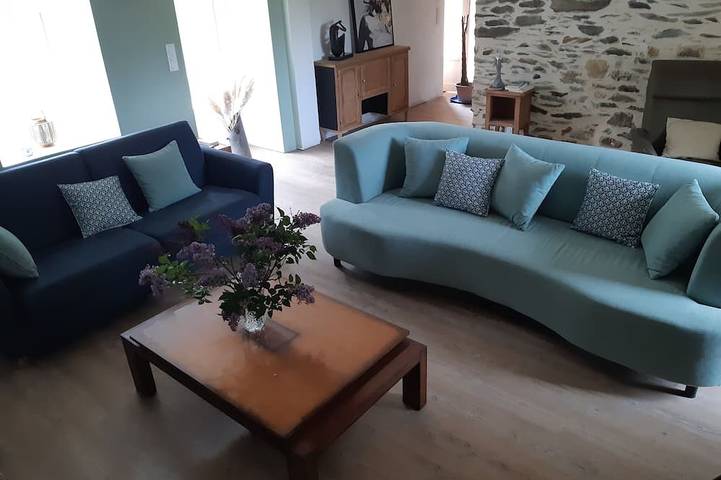 Location de vacances pour 8 personnes, avec jardin et terrasse à Mohon