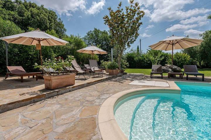Agriturismo per 5 persone, con giardino e piscina, con animali domestici in Cinigiano