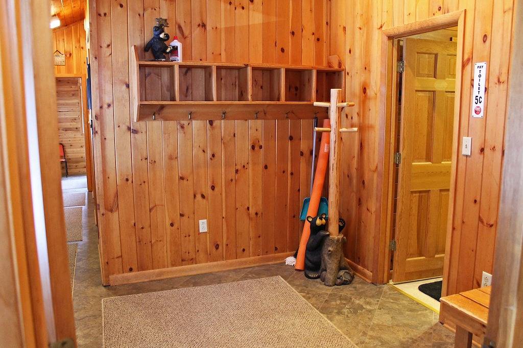 A Large Trailferienhaus mit wunderschönen Möbeln und Indoor Whirlpool und Sauna in Gogebic County