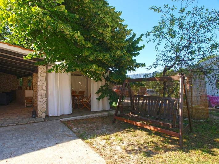 Ganze Wohnung, Ferienwohnung für 3 Personen mit Terrasse in Pomer, Südküste Istrien