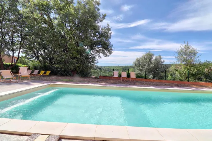 Casa de vacaciones para 4 personas, con terraza además de jardín y piscina - 1