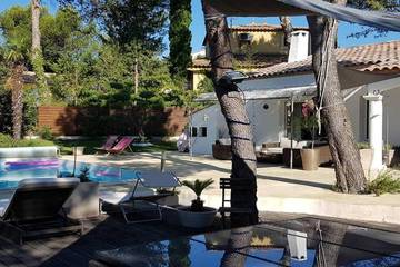 Gîte pour 6 personnes, avec terrasse ainsi que sauna et jardin à Sussargues
