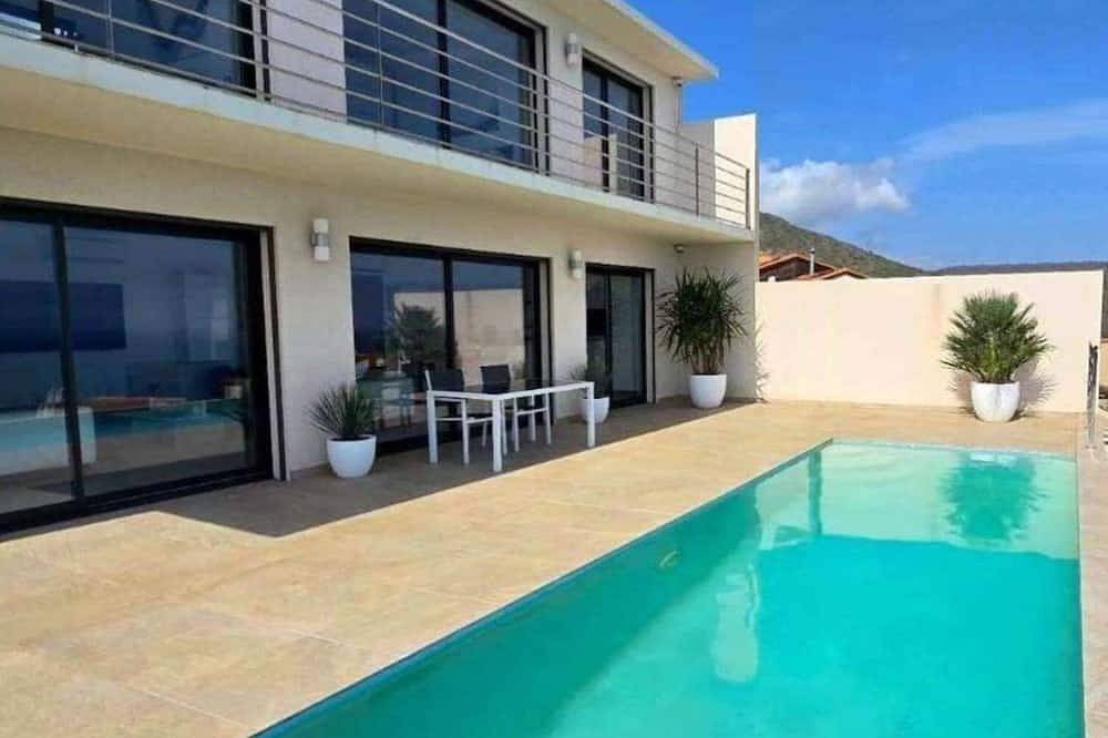 Magnificent Villa With Pool, Spa And Sea View in La Côte Vermeille, Cerbère