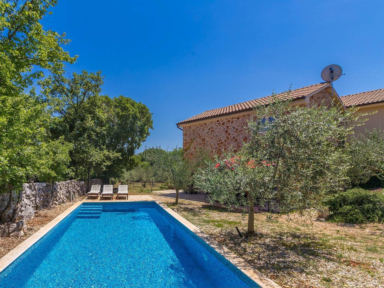 Ferienhaus Alyssa mit pool auf der Insel Krk, 3km vom Sandstrand in Risika, Krk