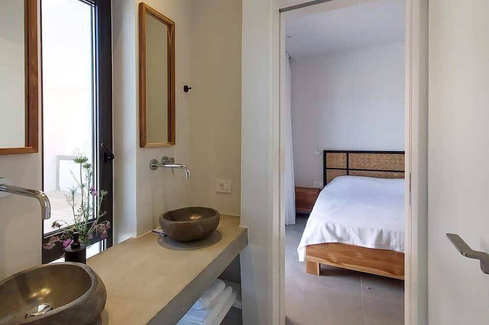 Villa Anna Summary:
N in Palairos, Etolia-Acarnania