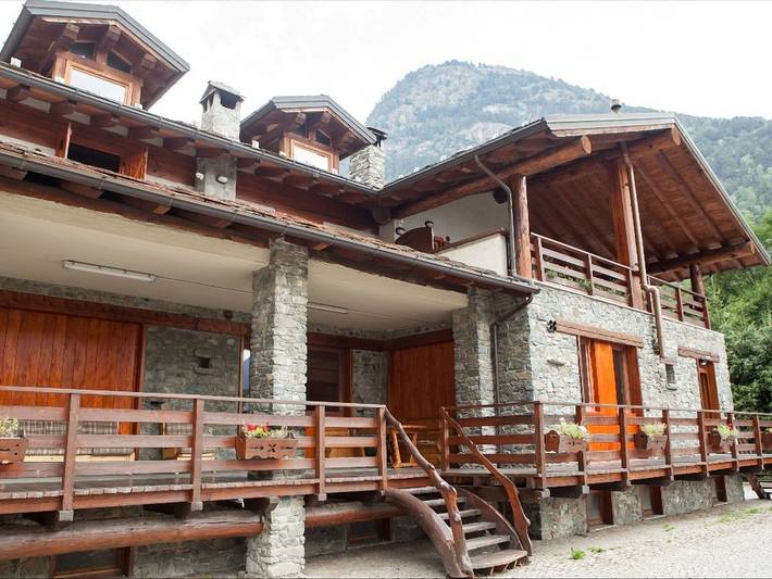 Baita per 6 persone, con balcone/terrazza, con animali domestici in Valle d'Aosta
