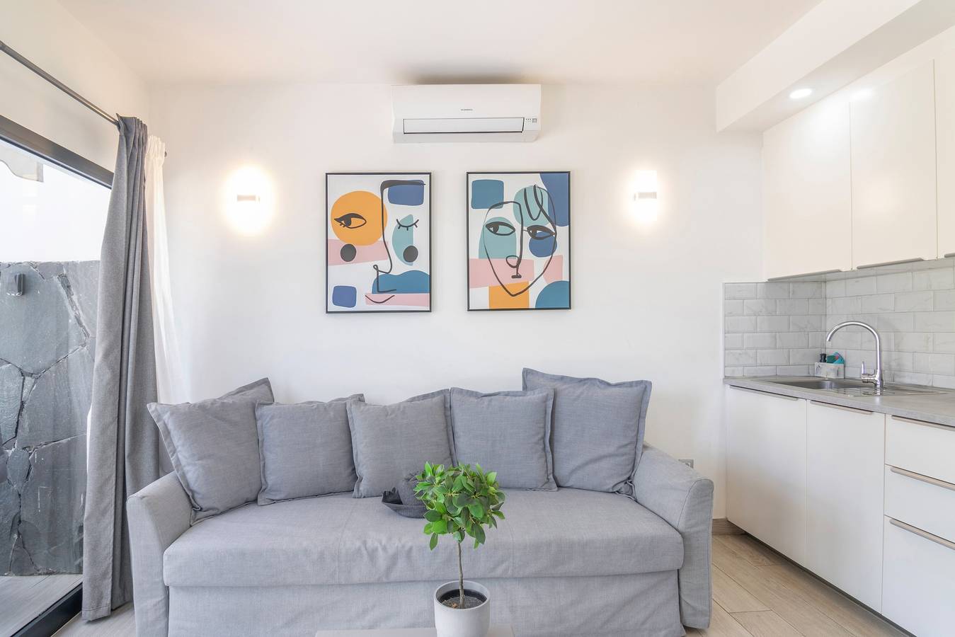 Entire apartment, Beautiful Bungalow Maspalomas Lago with Shared Pool and Private Terrace in Campo Internacional, San Bartolomé de Tirajana
