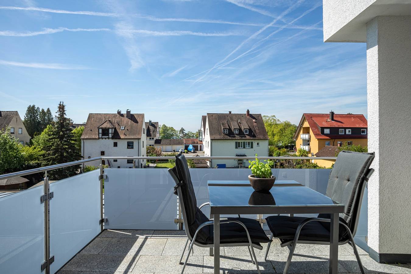 Ganze Wohnung, Ferienwohnung "Fink" mit Bergblick, Balkon und Wlan in Friedrichshafen, Region Bodensee-Oberschwaben
