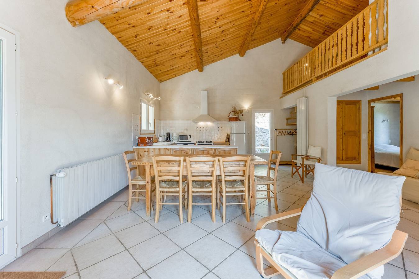 Chalet 'Mont Ventoux' avec vue sur la montagne, terrasse privée et jardin privé in Station du Mont Serein, Beaumont-du-Ventoux