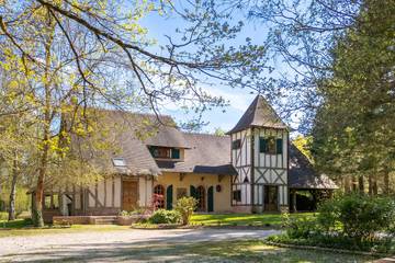 Gîte pour 12 personnes, avec terrasse et jardin à Coullons