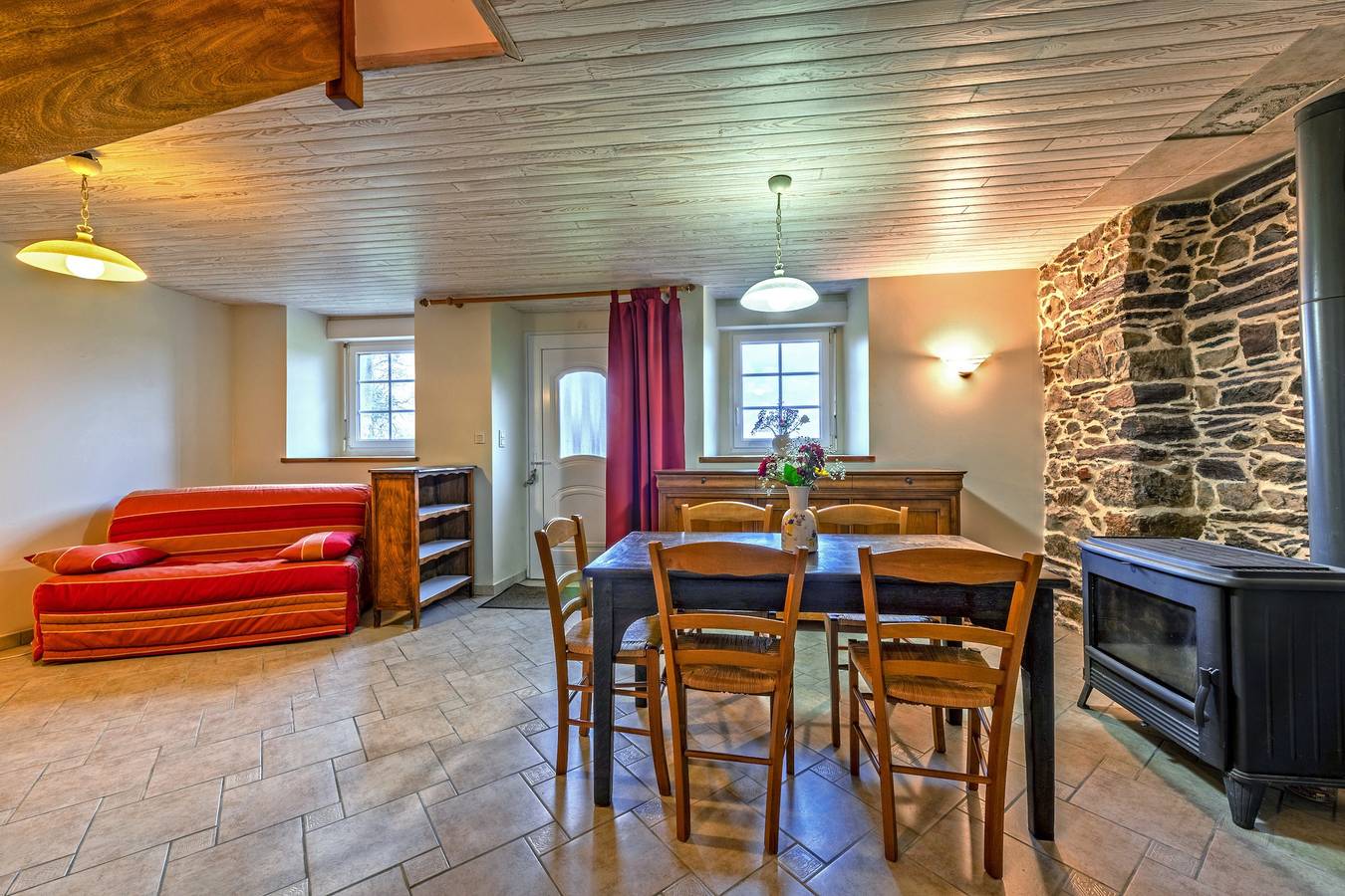 Menez Triaou - Maison avec grand jardin in Plomodiern, Région de Châteaulin