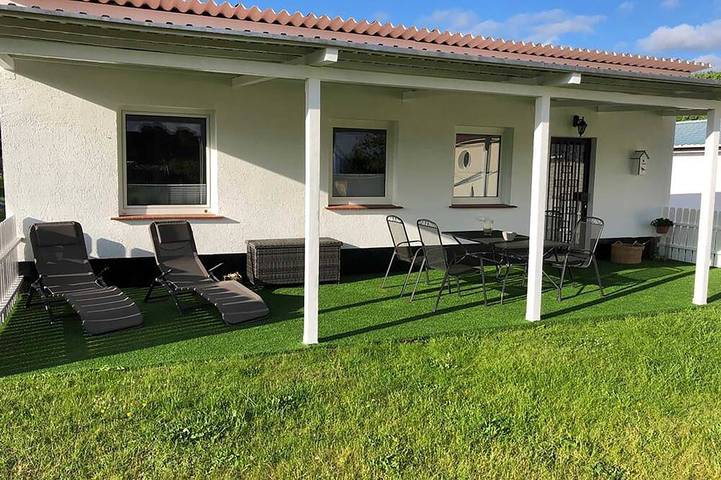 Ferienhaus für 2 Personen, mit Garten in Kröslin