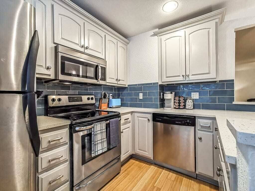 Ganze Wohnung, Quiet Plaza 2 Bed 2 Bath Unbeatable Location in Kansas City, Missouri