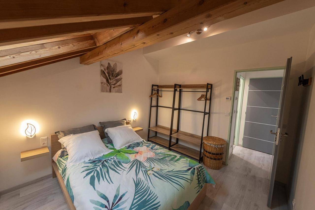 Appartement entier, Two-Bedroom Apartment in Guillestre, Région de Briançon