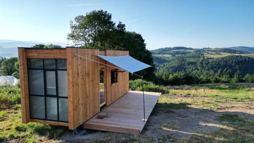 Chambre d’hôte pour 2 personnes, avec vue ainsi que piscine et jardin à Augerolles