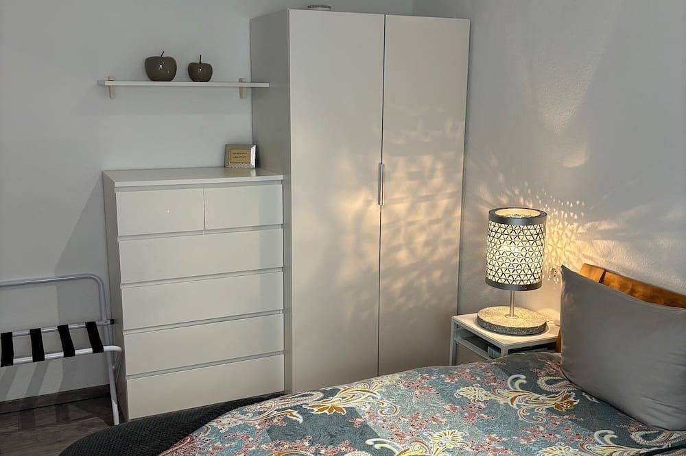 Ganze Wohnung, Rottenburg Seebronn 2 Zimmer. Bad, Terrasse, eigener Eingang, Verkehrsgünstig in Rottenburg, Neckar-Alb