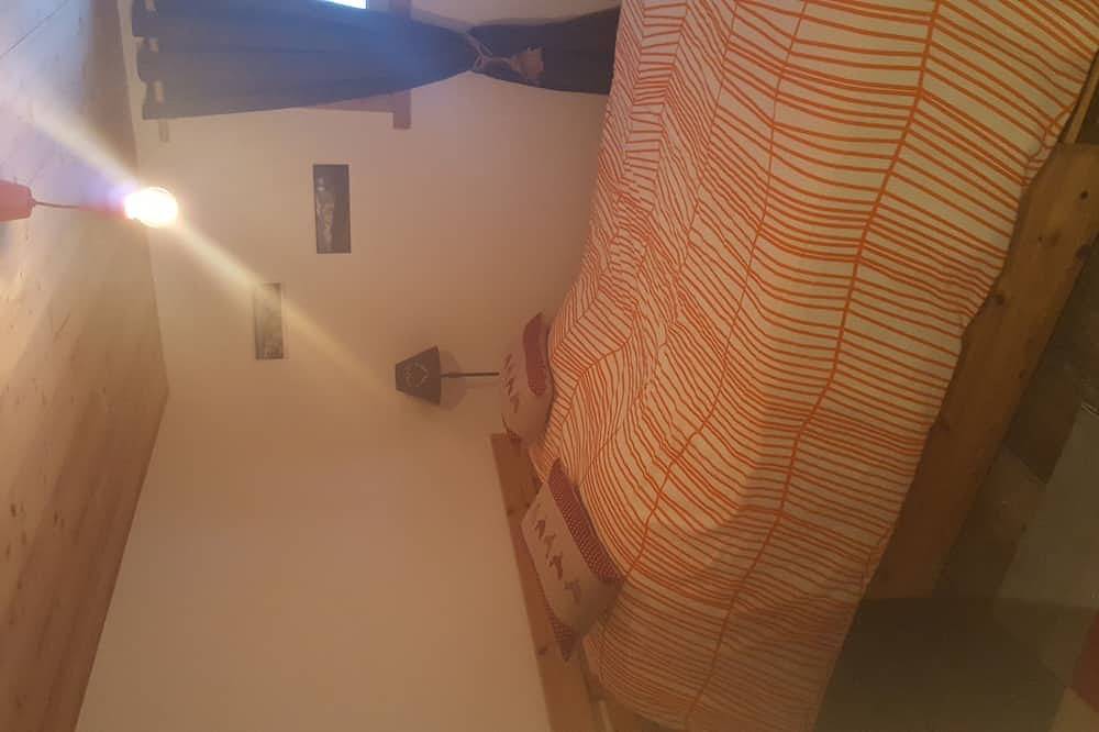 Appartement entier, Appartement avec Jacuzzi Privatif proche stations ski vue imprenable 2 chambres in Serraval, Région d'Annecy