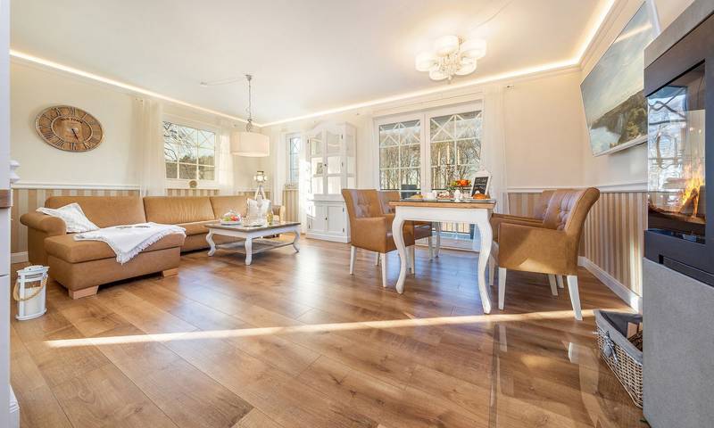 Ganze Wohnung, 5 Sterne Luxus Apartment direkt am Meer mit Kamin, Wellnessbereich und Sauna in Ostseebad Zingst, Zingst