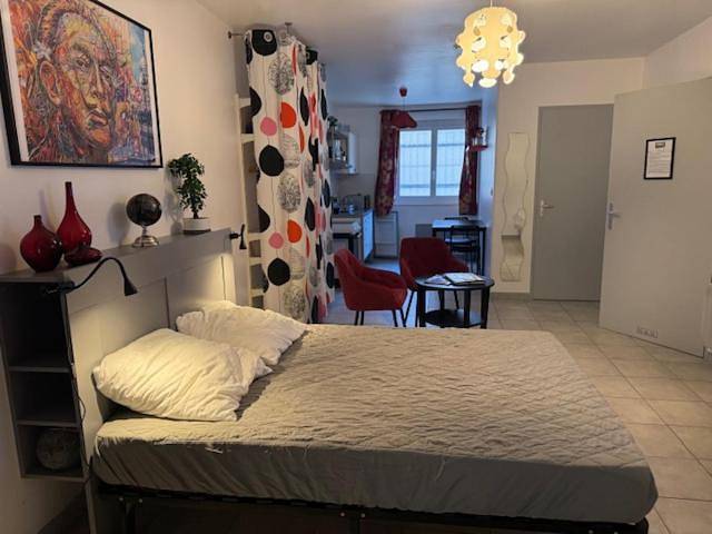 Appartement entier, Apartment with Garden View in Beaucaire, Région de Nîmes