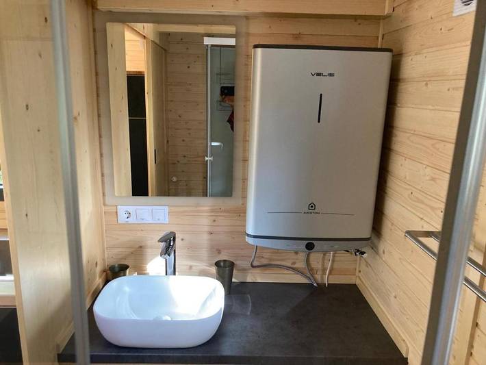 Location de vacances pour 3 personnes, avec piscine et jardin dans Alvares - 4