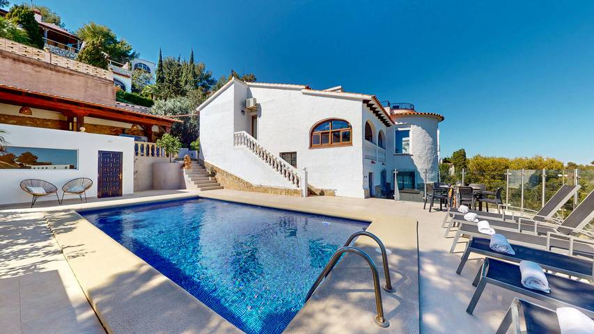 Chalet para 12 personas, con vistas al mar y terraza en Montgó