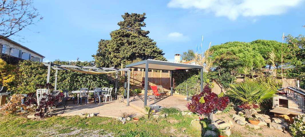 Studio pour 4 personnes, avec terrasse, animaux acceptés