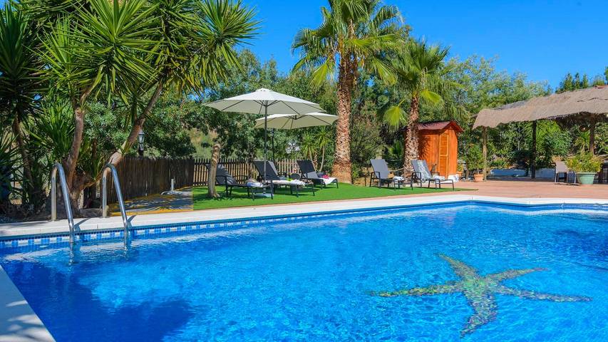 Chalet para 12 personas, con piscina en Antequera