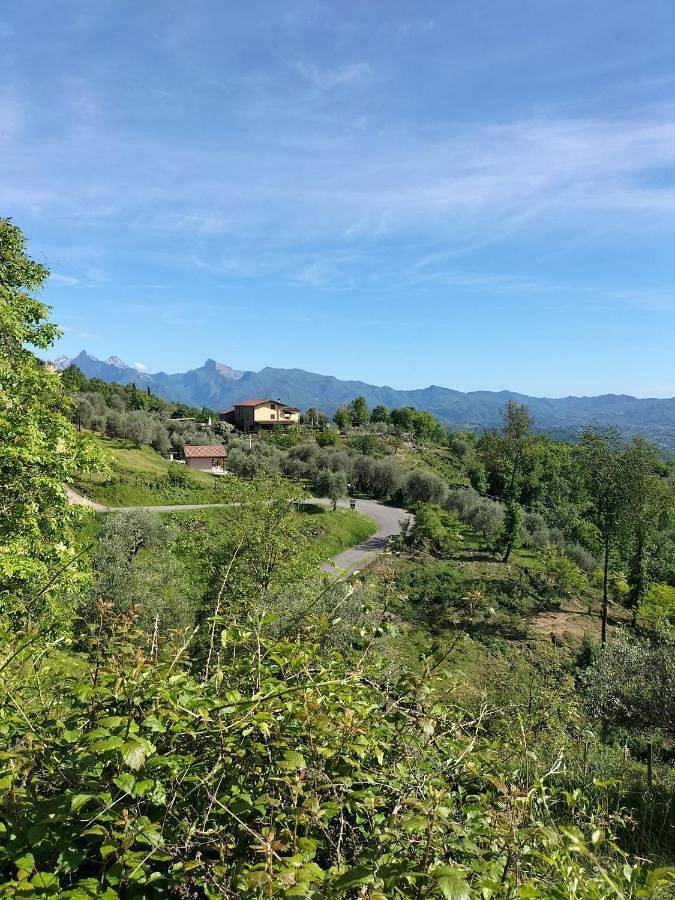 Ferienwohnung für 6 Personen, mit Whirlpool und Terrasse sowie Garten und Ausblick
