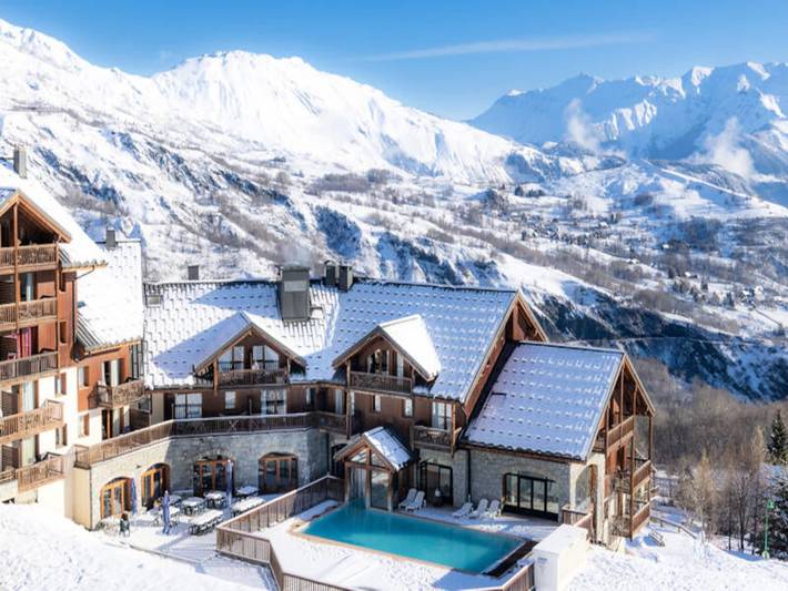 Location de vacances pour 4 personnes, avec piscine et sauna, adapté aux familles dans Le Corbier