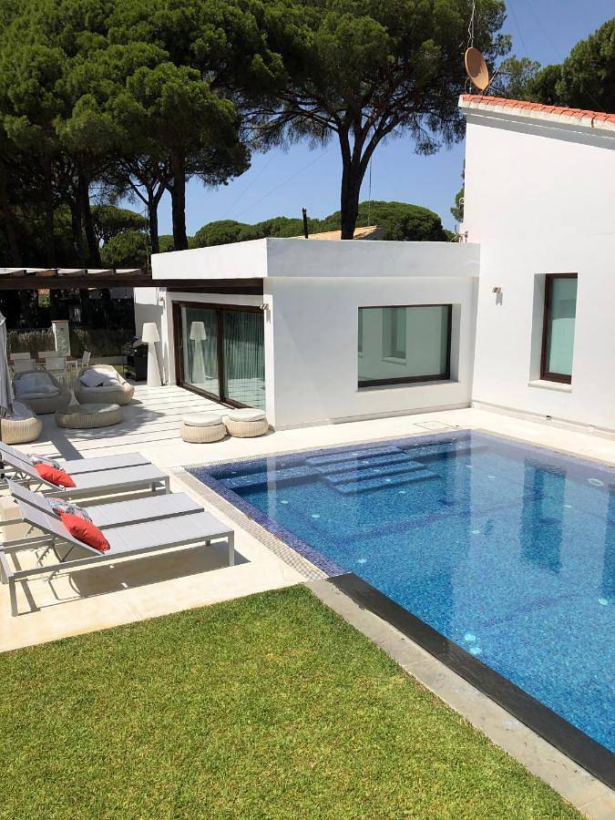 Villa voor 8 personen, met zwembad en terras in Roche