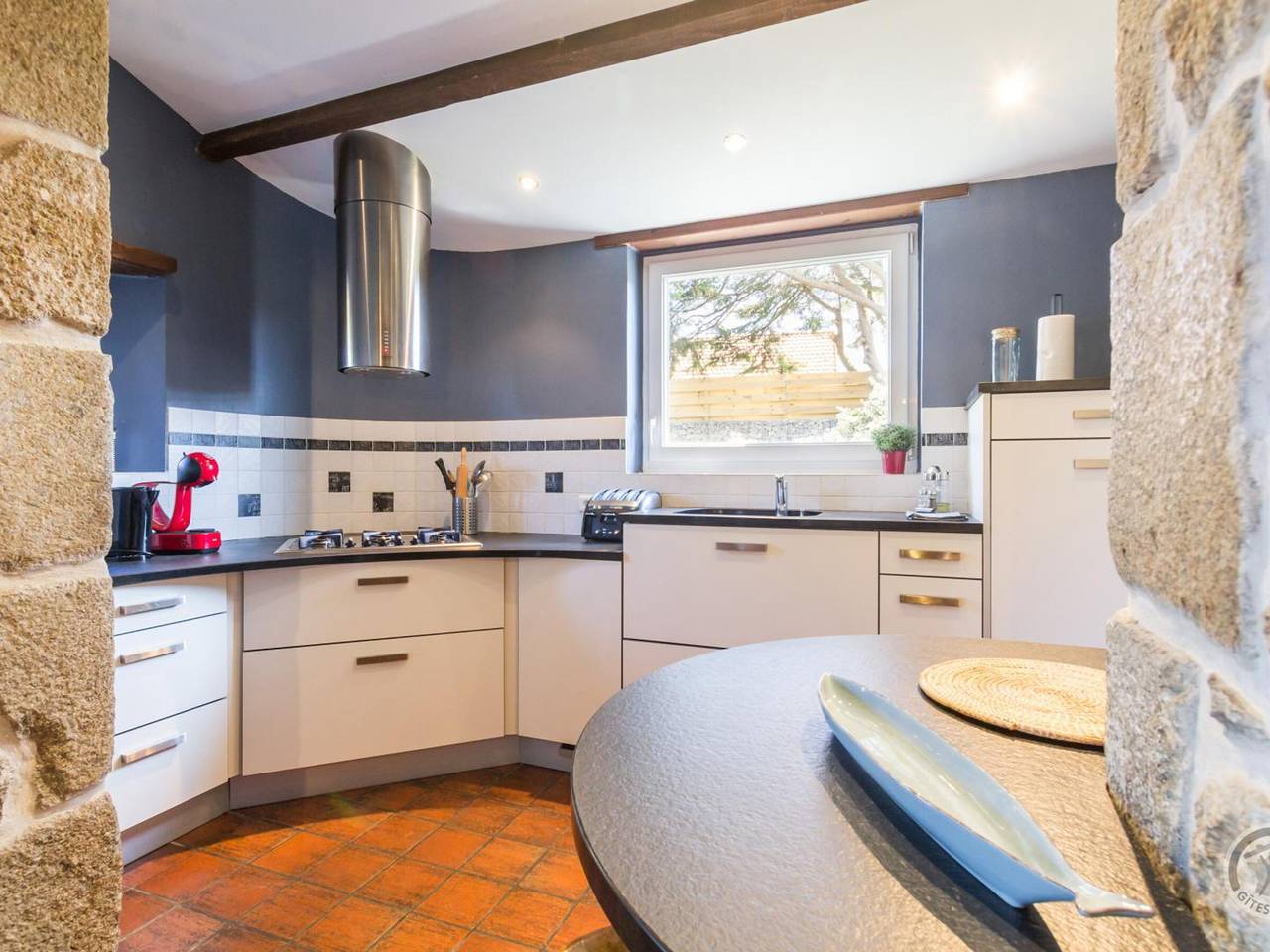 Maison de charme avec spa, près de la plage et du Mont Saint-Michel, idéale pour famille in Jullouville, Côte de la Déroute