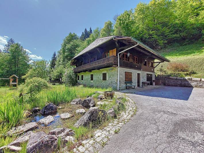 Location de vacances pour 8 personnes, avec Balcon ainsi que Terrasse et Jardin à Montriond