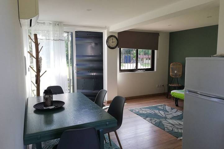 Gîte pour 3 personnes, avec jardin ainsi que terrasse et piscine à Châteauneuf-sur-Isère - 4
