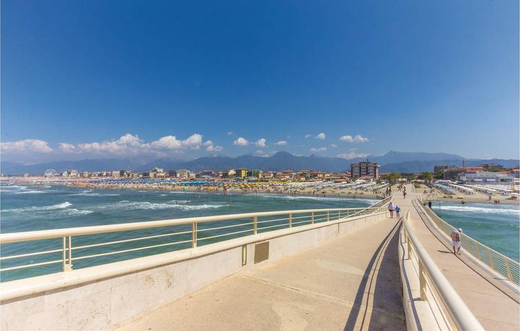 Klimatisiertes 180qm Apartment mit Parkplatz & Garten in Massarosa, Italienische Riviera